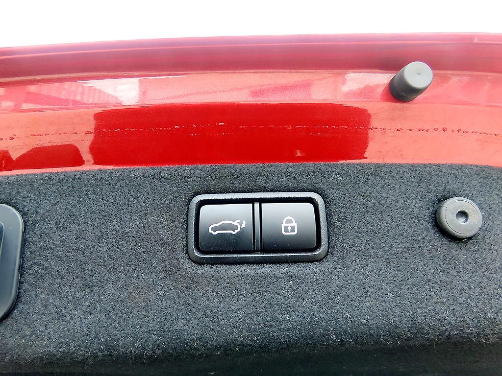 Genesis G70 — photo 18