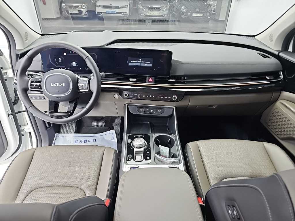 Kia Carnival — photo 01