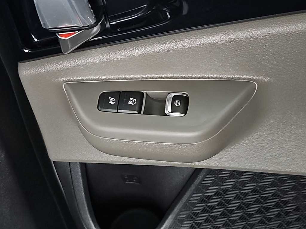 Kia Carnival — photo 13