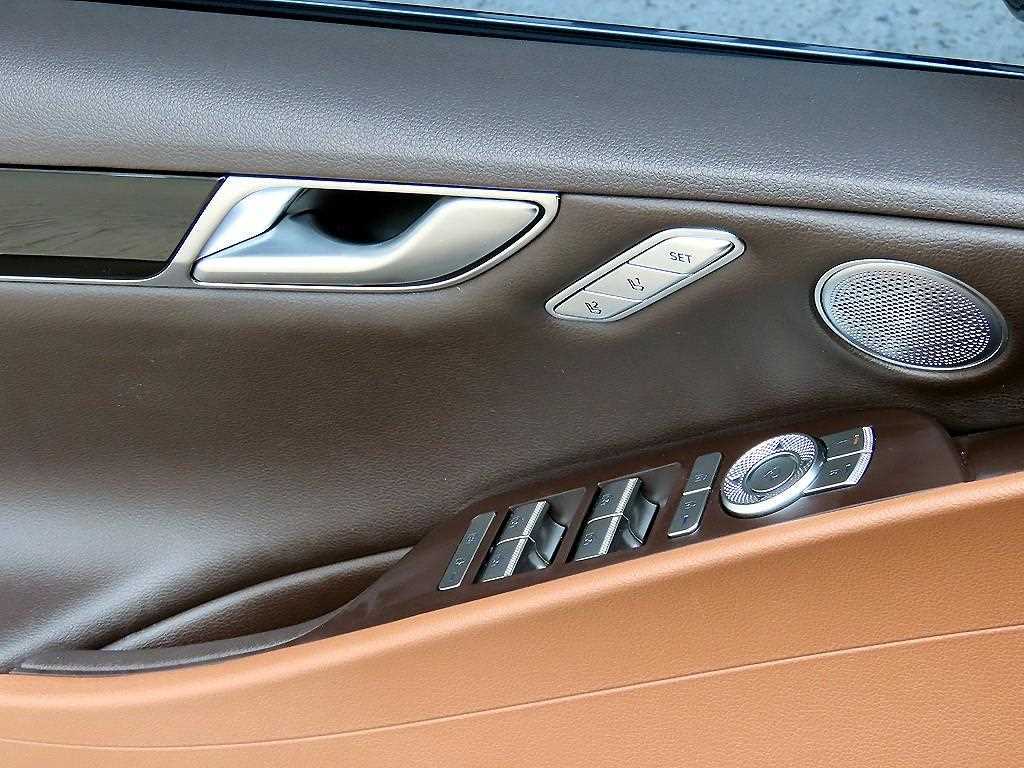 Genesis G80 — photo 12
