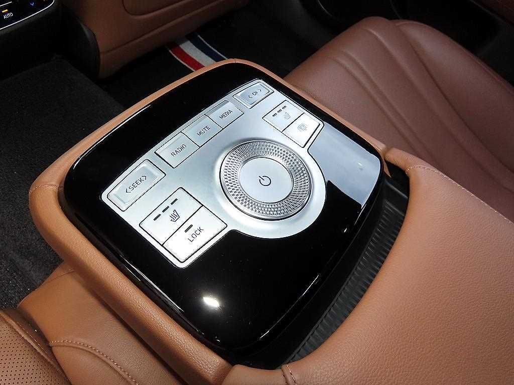 Genesis G80 — photo 16