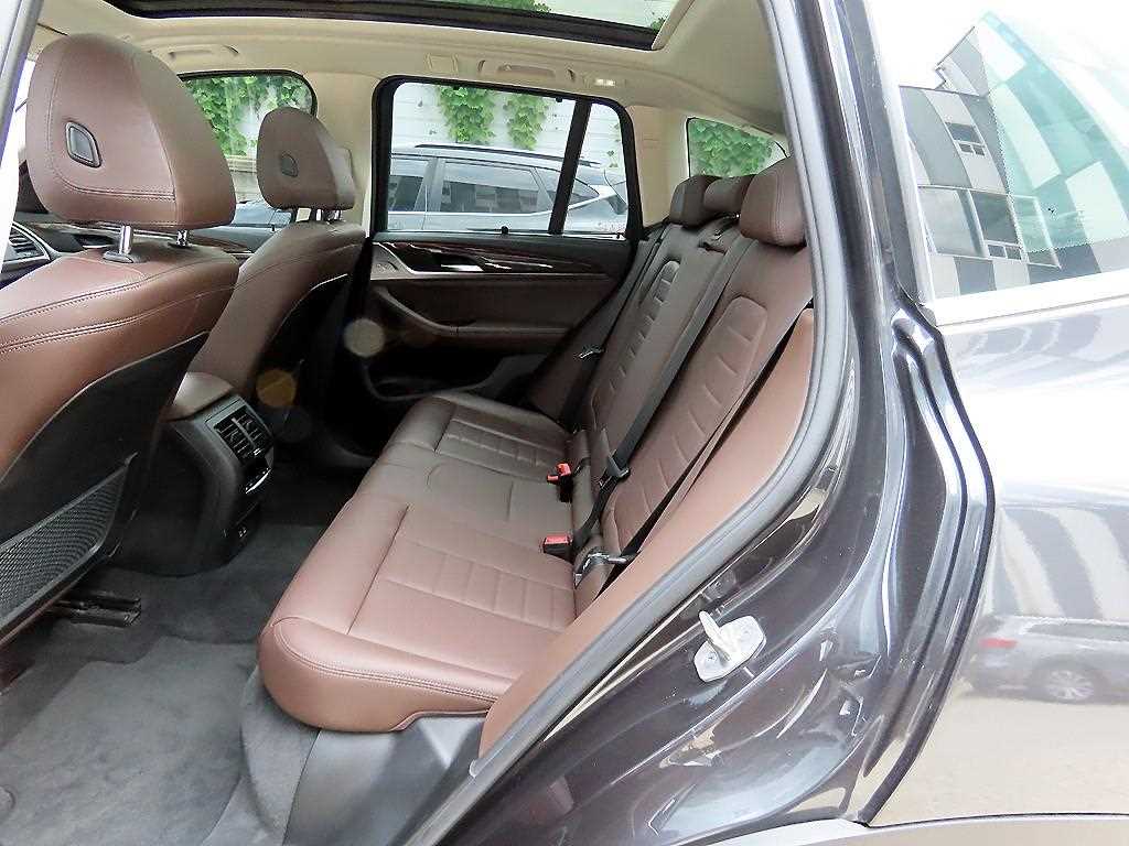 BMW X3 — photo 06