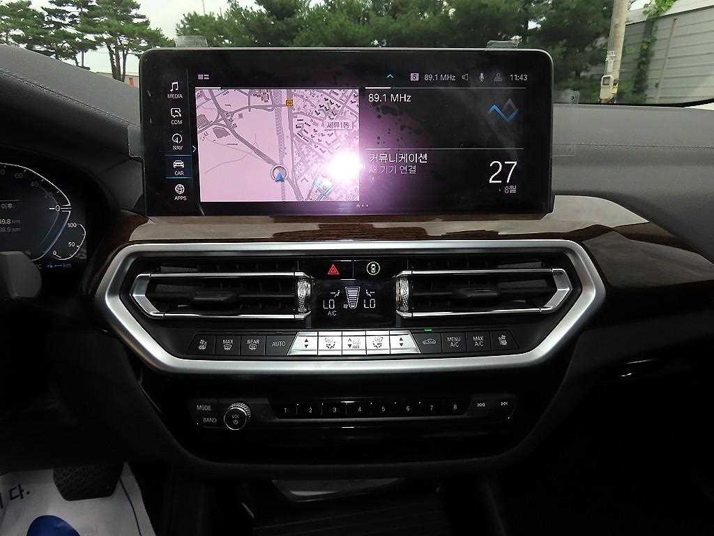 BMW X3 — photo 14