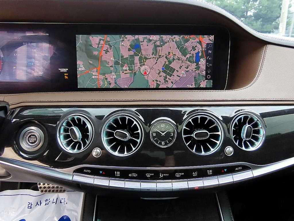 Mercedes-Benz S-Class — photo 13