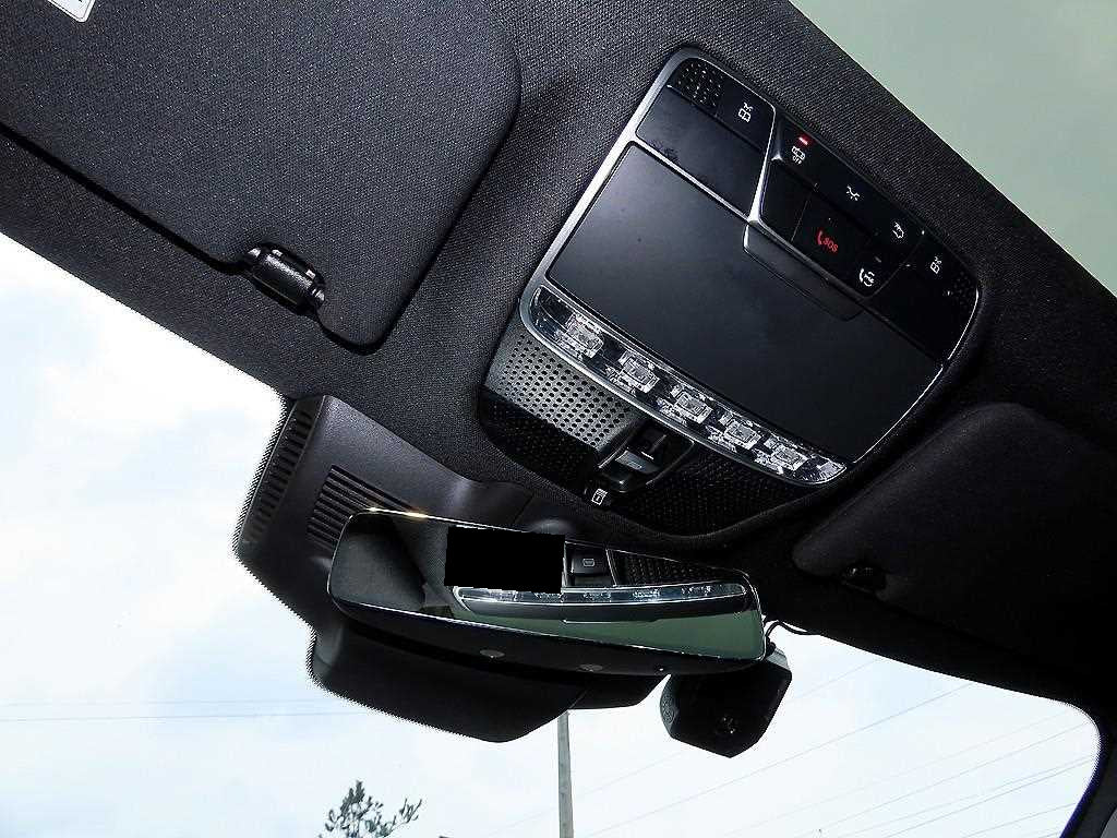 Mercedes-Benz S-Class — photo 15
