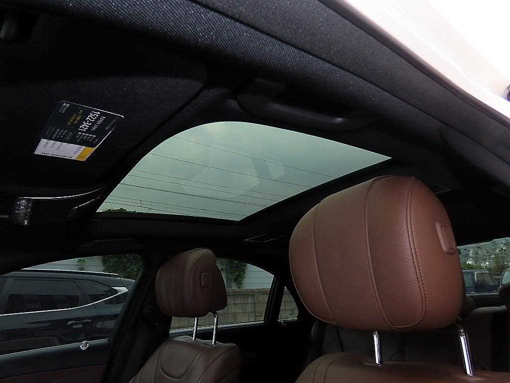 Mercedes-Benz S-Class — photo 16