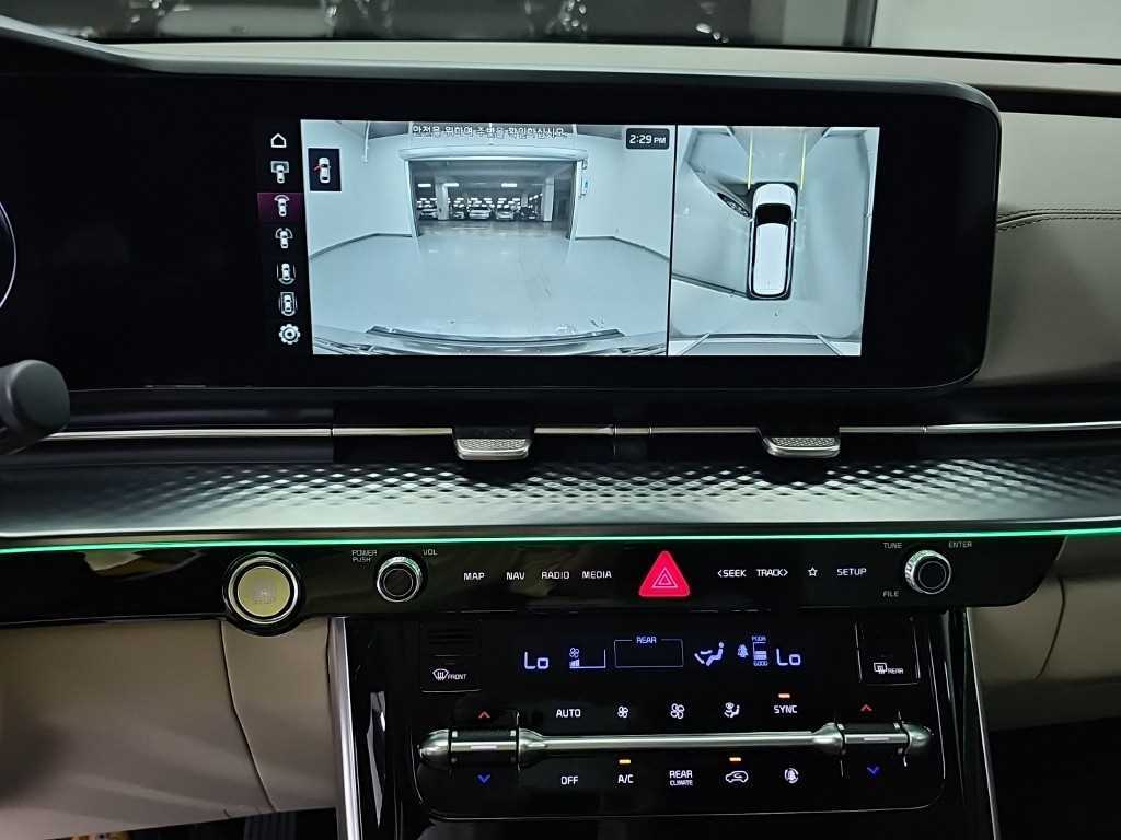 Kia Carnival — photo 10