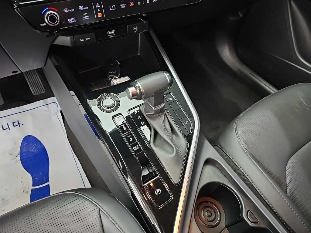 Kia Niro — photo 08