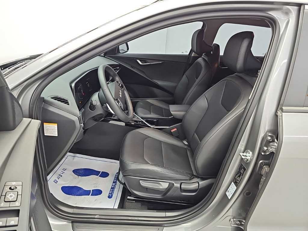 Kia Niro — photo 11