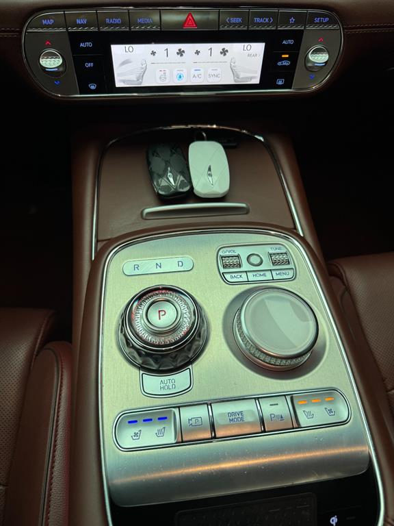 Genesis G90 — photo 15