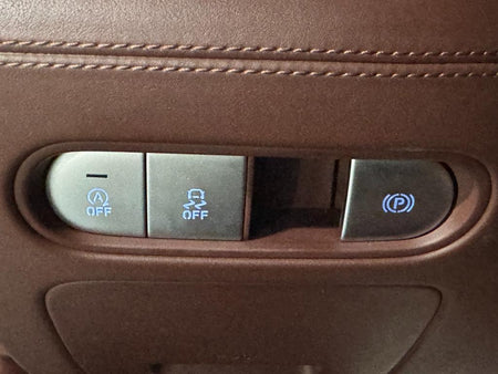 Genesis G90 — photo 16