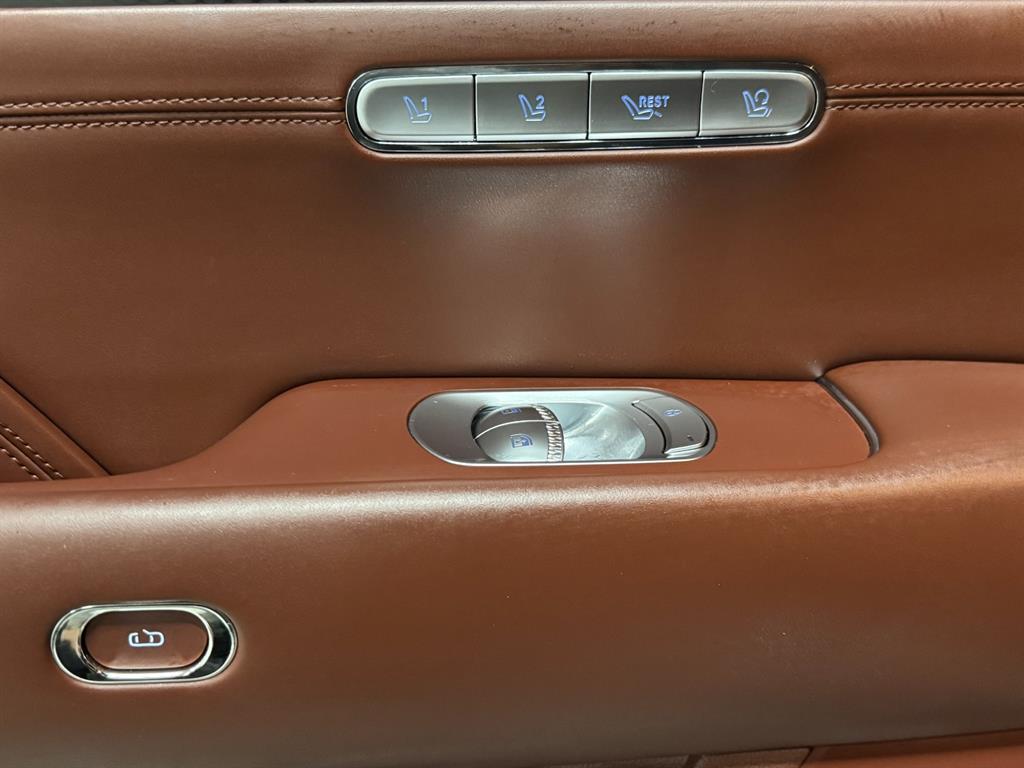 Genesis G90 — photo 18