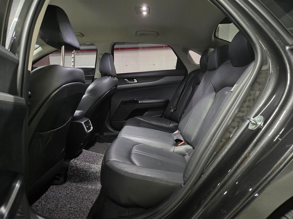Kia K5 — photo 07