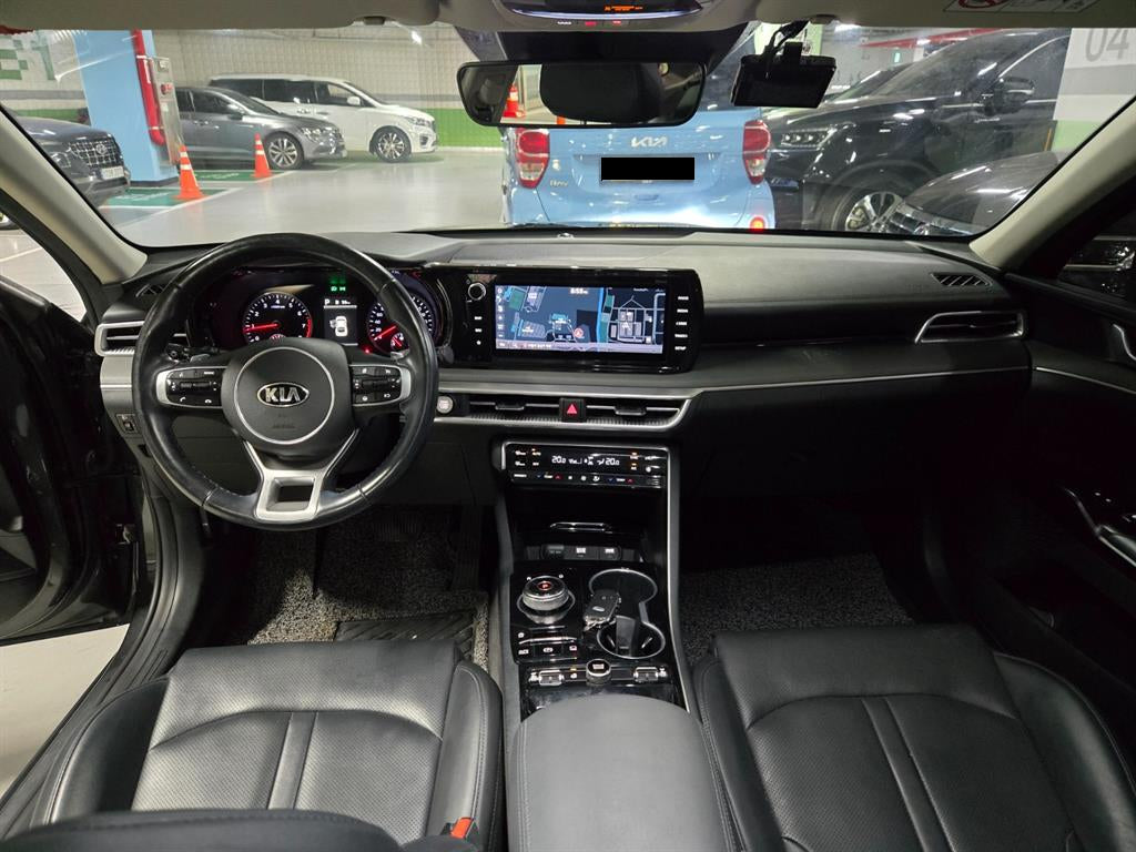 Kia K5 — photo 08
