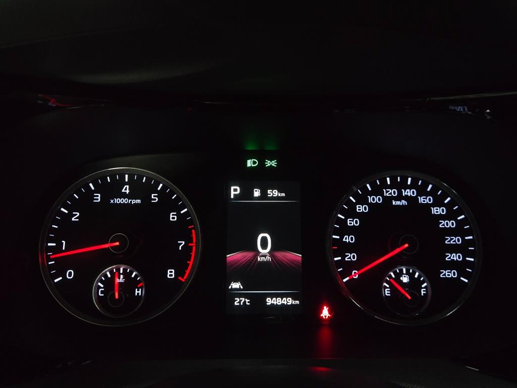 Kia K5 — photo 09
