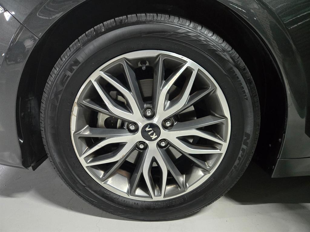 Kia K5 — photo 17
