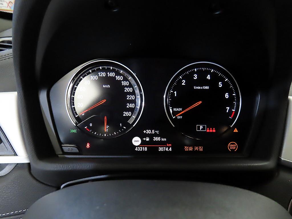 BMW X1 — photo 09