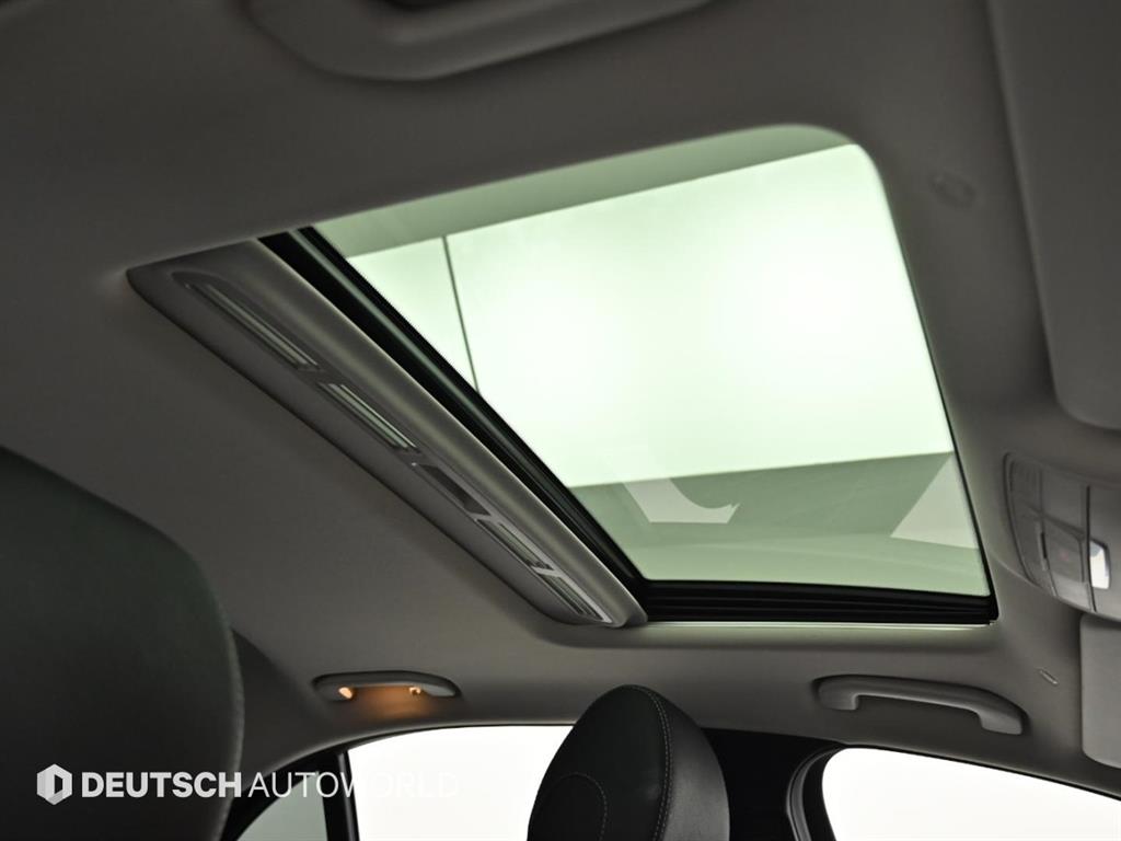 Mercedes-Benz E-Class — photo 18