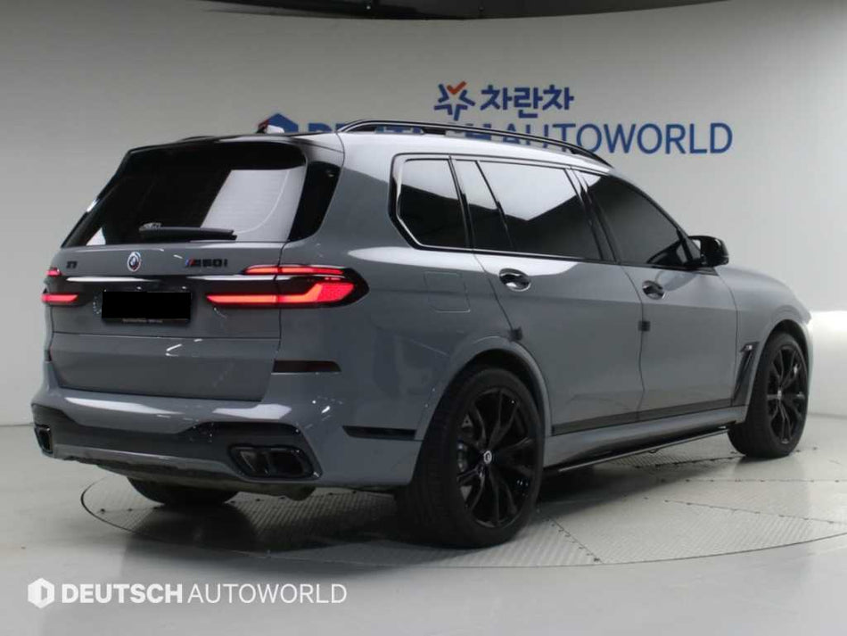 BMW X7 — photo 02