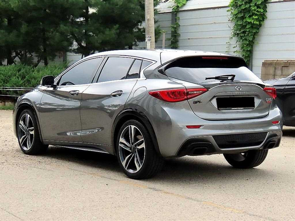 Infiniti Q30 — photo 03