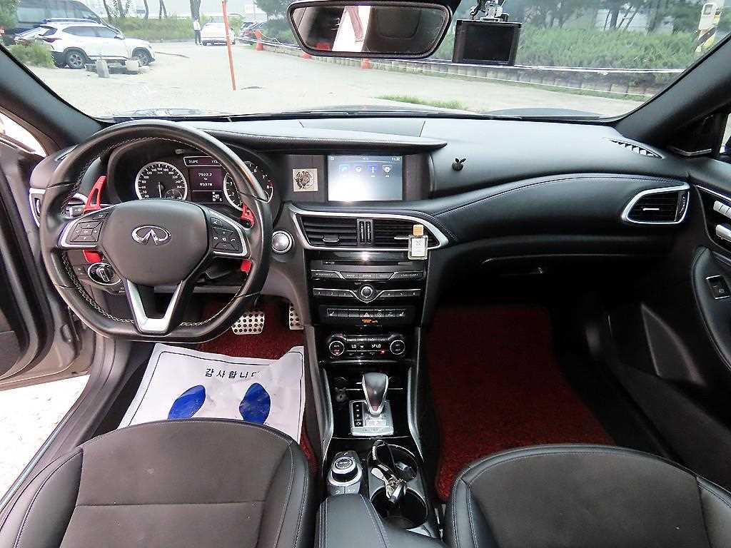 Infiniti Q30 — photo 06