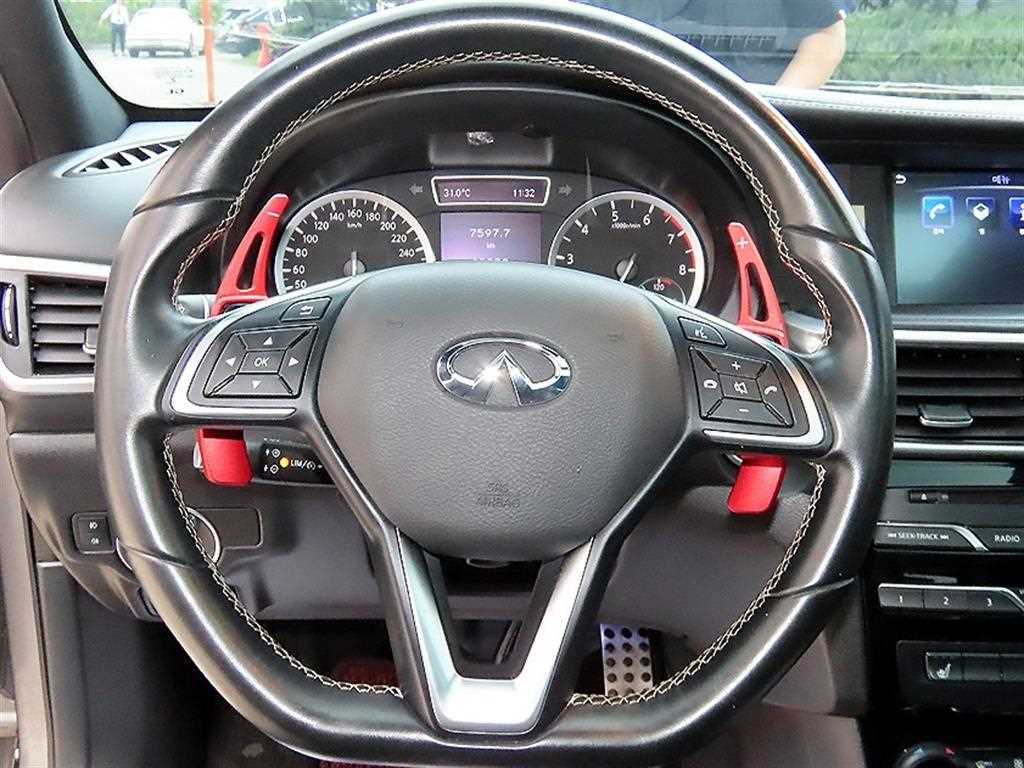Infiniti Q30 — photo 07