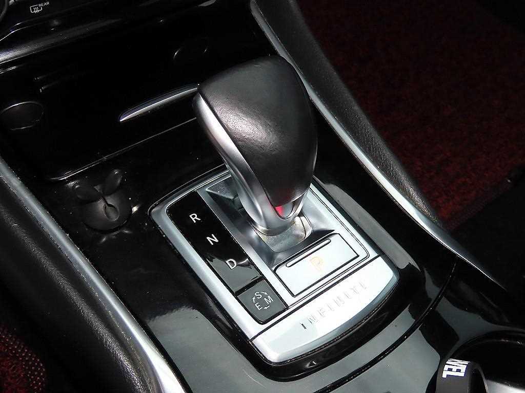Infiniti Q30 — photo 10