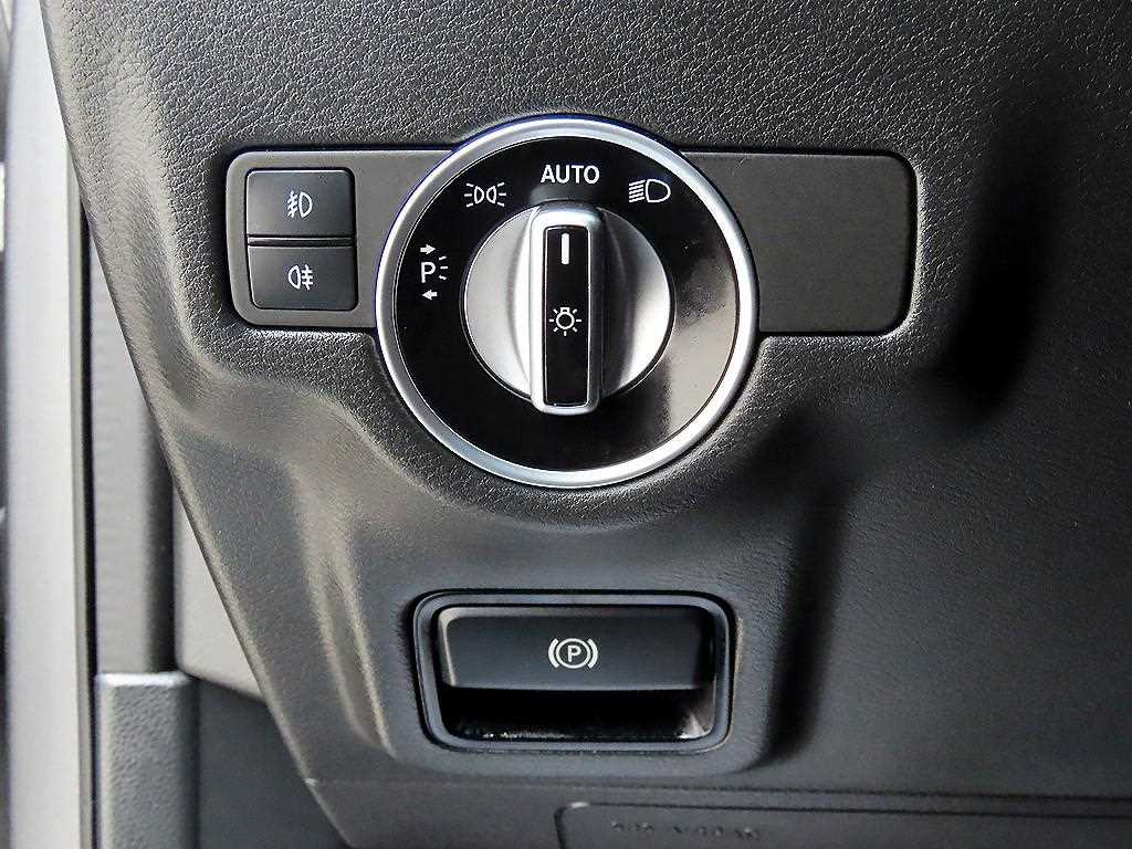 Infiniti Q30 — photo 13