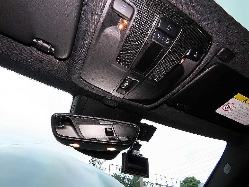 Infiniti Q30 — photo 16