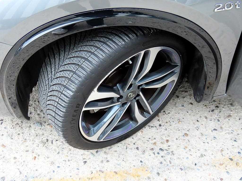 Infiniti Q30 — photo 20