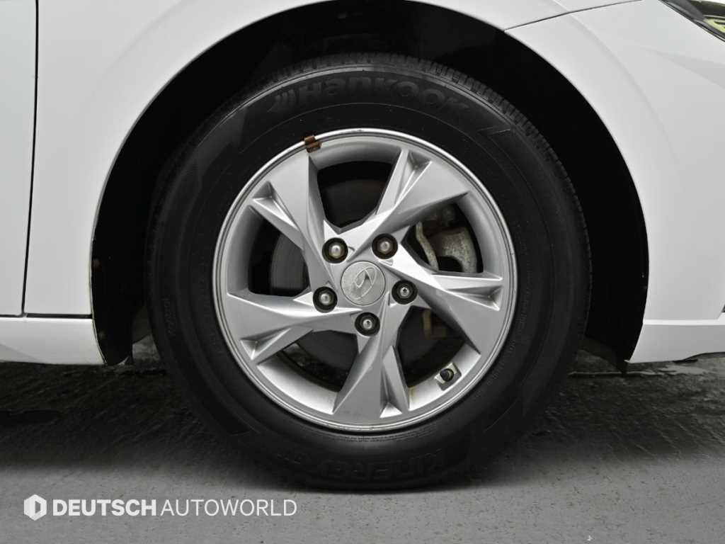 Hyundai AVANTE — photo 05