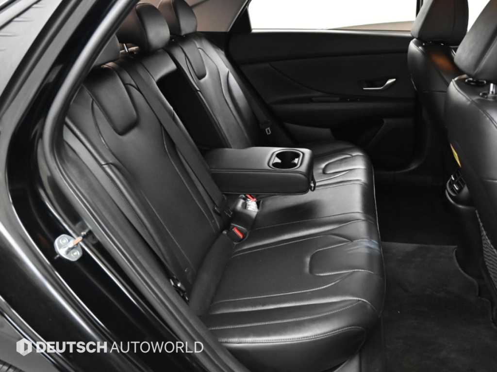 Hyundai AVANTE — photo 12