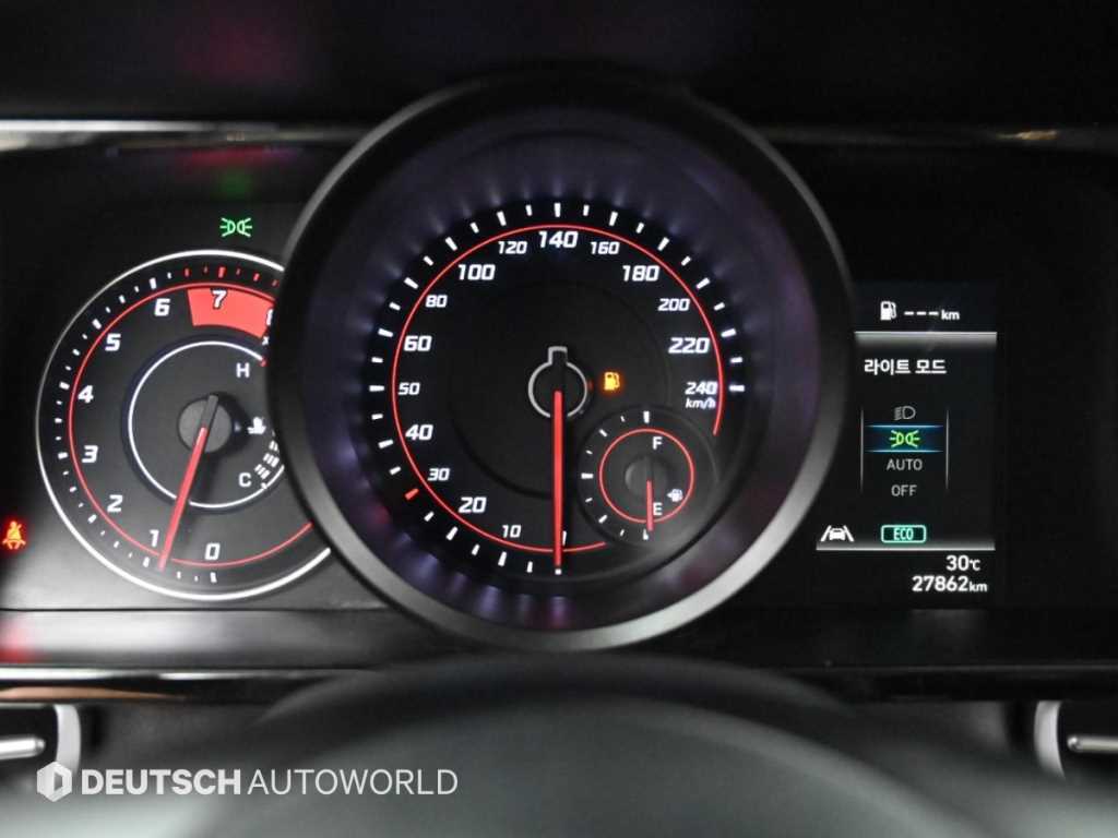 Hyundai AVANTE — photo 08
