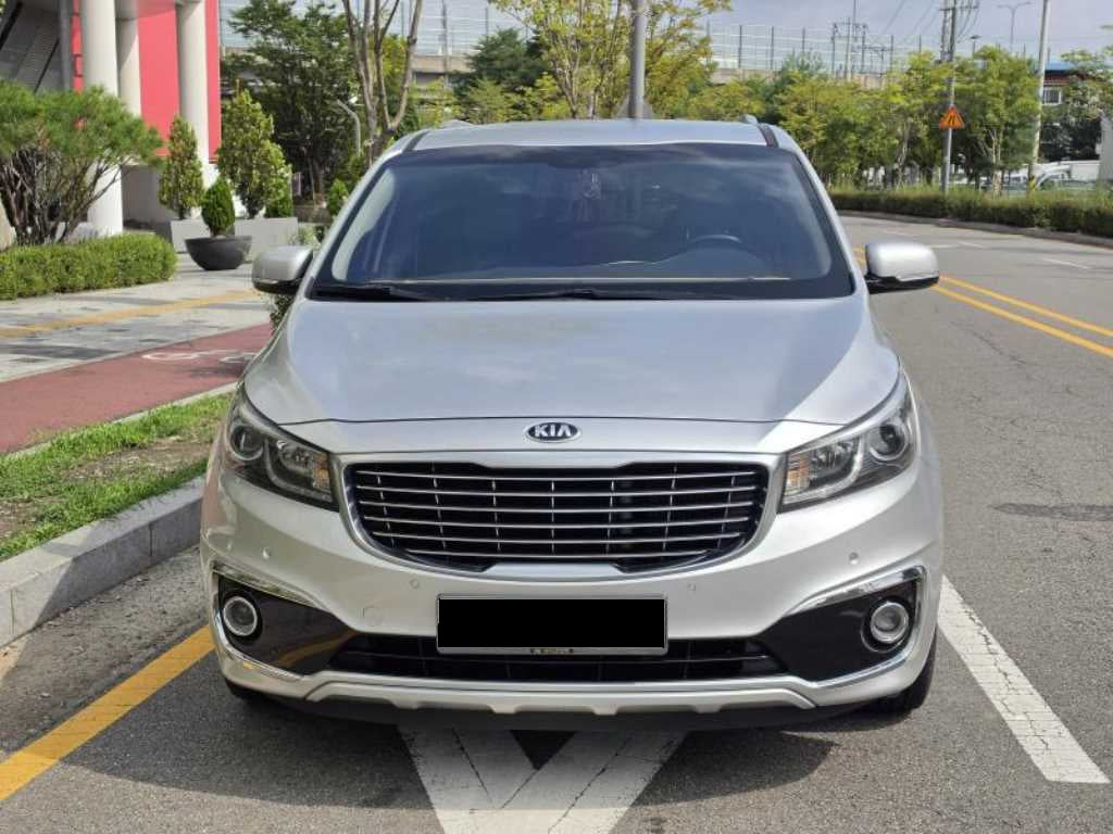Kia Carnival — photo 03