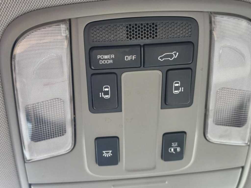 Kia Carnival — photo 09