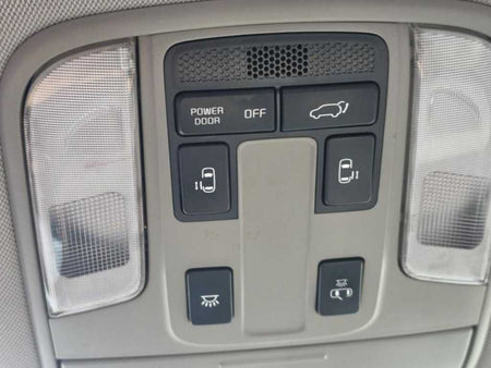 Kia Carnival — photo 09