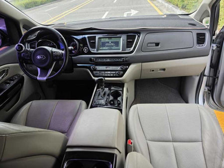 Kia Carnival — photo 11