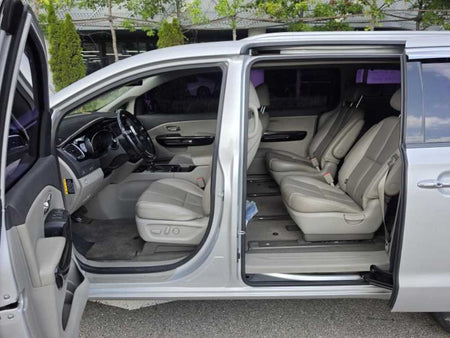 Kia Carnival — photo 16