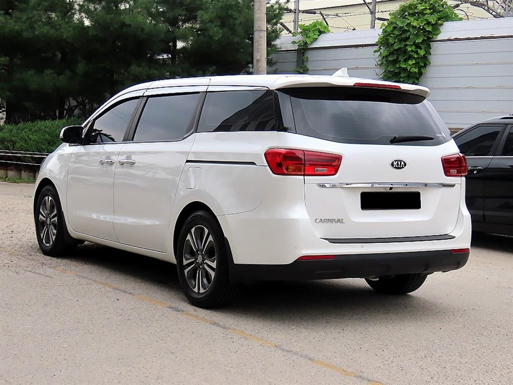 Kia Carnival — photo 03