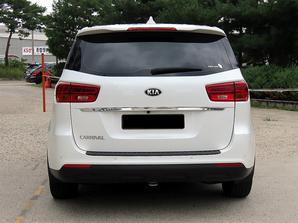 Kia Carnival — photo 04