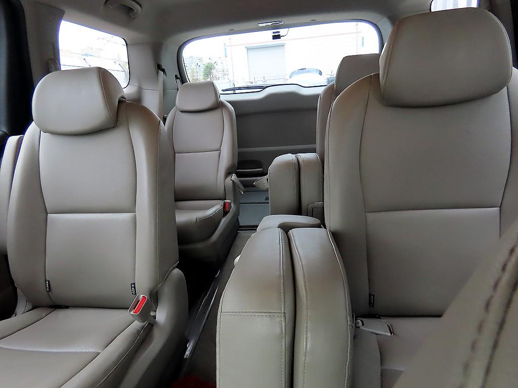 Kia Carnival — photo 07