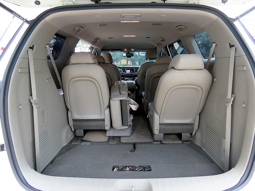 Kia Carnival — photo 18
