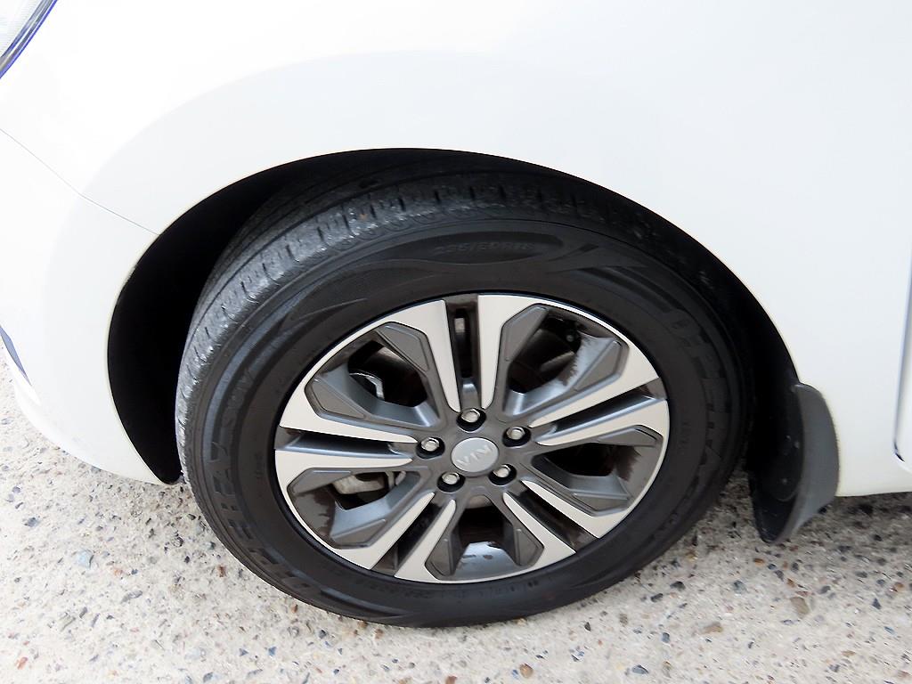 Kia Carnival — photo 20