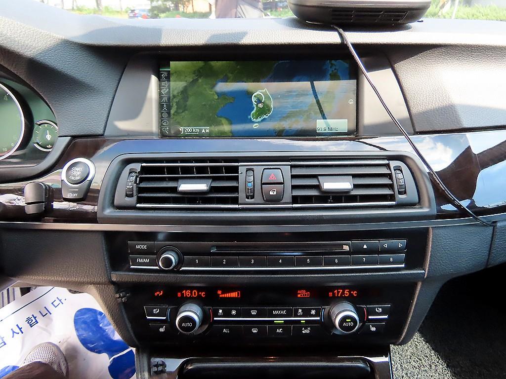 BMW 5-Series — photo 13