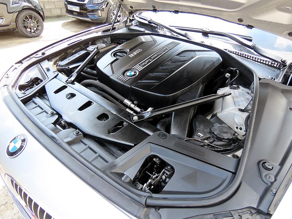 BMW 5-Series — photo 19