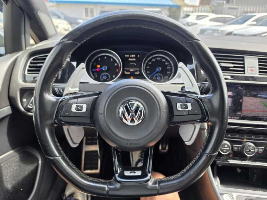 Volkswagen Golf — photo 06