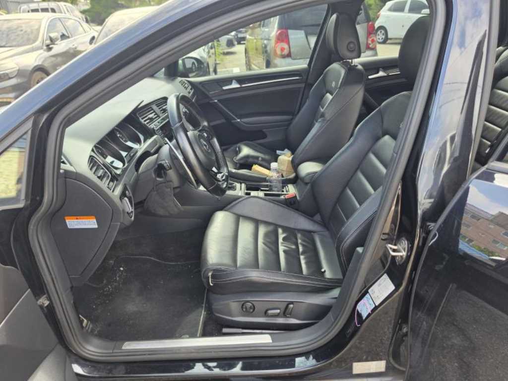 Volkswagen Golf — photo 13