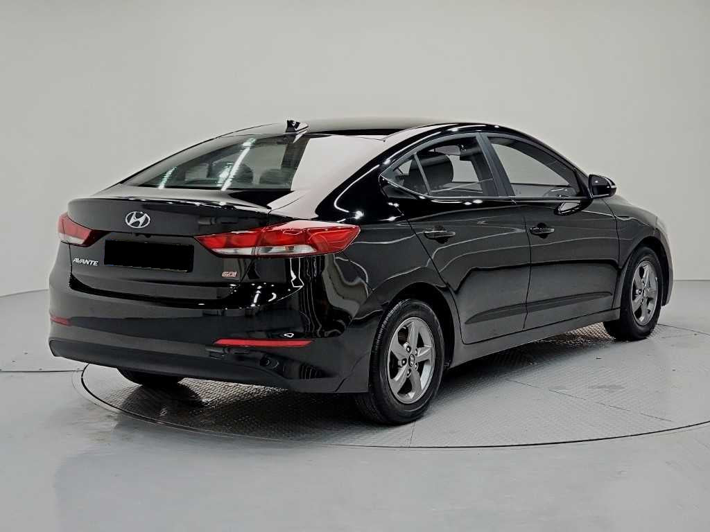 Hyundai Avante — photo 04