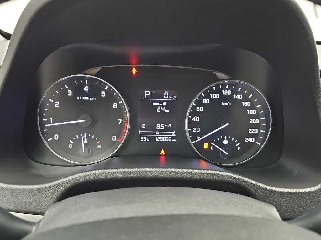 Hyundai Avante — photo 06