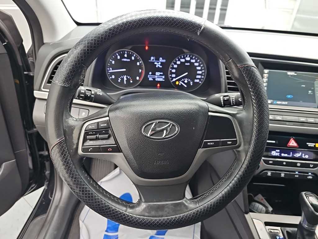 Hyundai Avante — photo 09